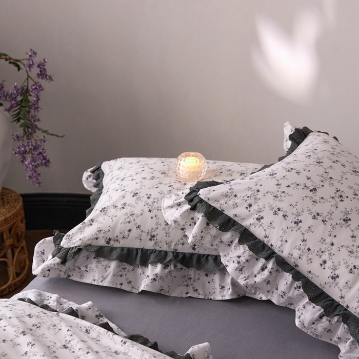 91家纺网 家纺一手货源 找家纺 金奇达家纺 2025新款A类保暖羽零™空气拉绒加厚法式荷叶边四件套热肤膜【森屿集】（会员减50元） 热肤膜【森屿集】系列，标准号全网控价（折后券后）不低于228元  星野花语