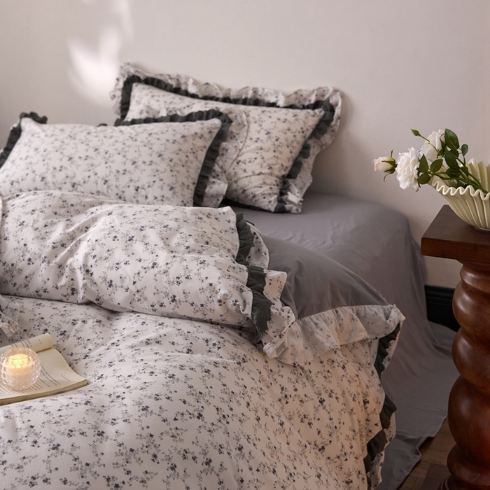 91家纺网 家纺一手货源 找家纺 金奇达家纺 2025新款A类保暖羽零™空气拉绒加厚法式荷叶边四件套热肤膜【森屿集】（会员减50元） 热肤膜【森屿集】系列，标准号全网控价（折后券后）不低于228元  星野花语