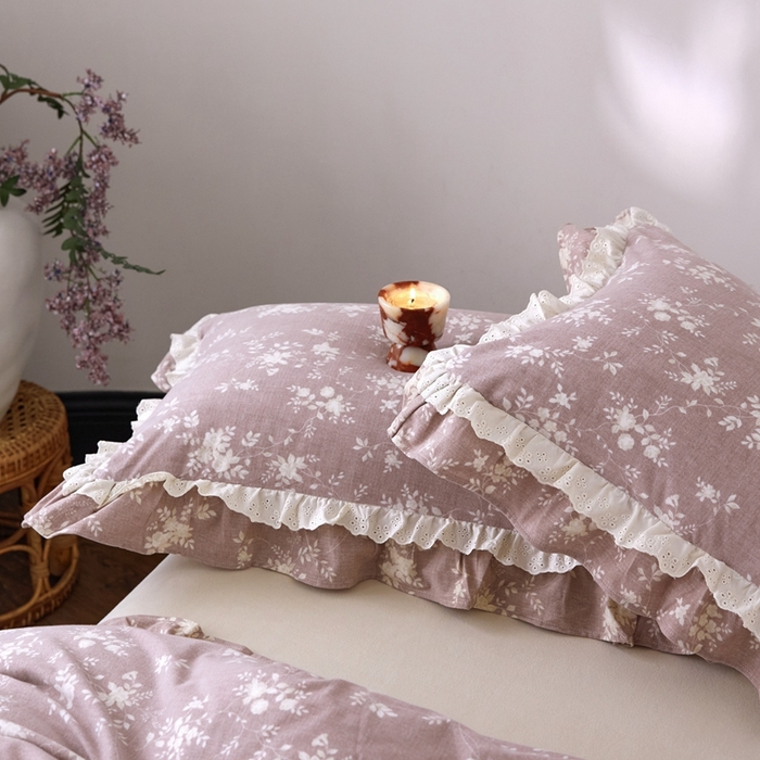 91家纺网 家纺一手货源 找家纺 金奇达家纺 2025新款A类保暖羽零™空气拉绒加厚法式荷叶边四件套热肤膜【森屿集】（会员减50元） 热肤膜【森屿集】系列，标准号全网控价（折后券后）不低于228元  樱粉晨曦