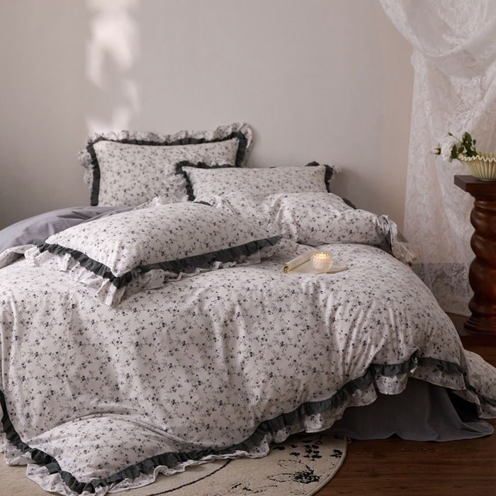 91家纺网 家纺一手货源 找家纺 金奇达家纺 2025新款A类保暖羽零™空气拉绒加厚法式荷叶边四件套热肤膜【森屿集】（会员减50元） 热肤膜【森屿集】系列，标准号全网控价（折后券后）不低于228元  星野花语