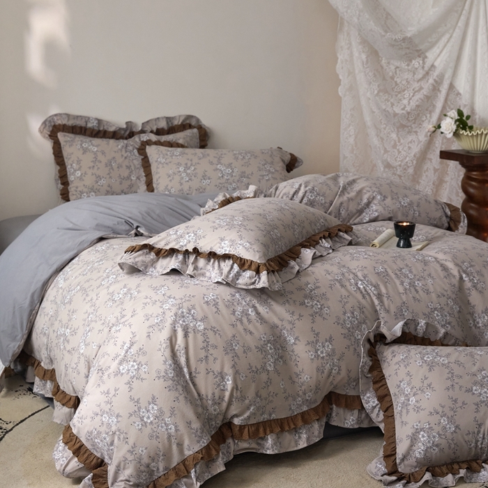 91家纺网 家纺一手货源 找家纺 金奇达家纺 2025新款A类保暖羽零™空气拉绒加厚法式荷叶边四件套热肤膜【森屿集】（会员减50元） 热肤膜【森屿集】系列，标准号全网控价（折后券后）不低于228元  南风知意