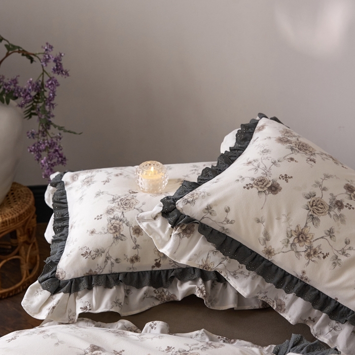 91家纺网 家纺一手货源 找家纺 金奇达家纺 2025新款A类保暖羽零™空气拉绒加厚法式荷叶边四件套热肤膜【森屿集】（会员减50元） 热肤膜【森屿集】系列，标准号全网控价（折后券后）不低于228元  朗月弥冬