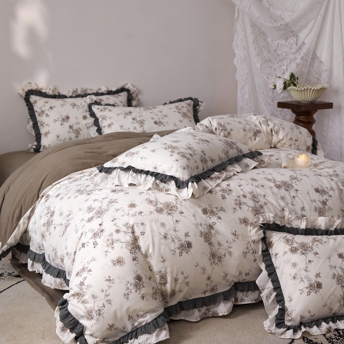 91家纺网 家纺一手货源 找家纺 金奇达家纺 2025新款A类保暖羽零™空气拉绒加厚法式荷叶边四件套热肤膜【森屿集】（会员减50元） 热肤膜【森屿集】系列，标准号全网控价（折后券后）不低于228元  朗月弥冬