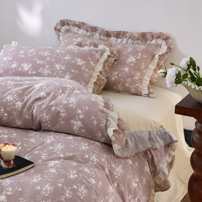 91家纺网 家纺一手货源 找家纺 金奇达家纺 2025新款A类保暖羽零™空气拉绒加厚法式荷叶边四件套热肤膜【森屿集】（会员减50元） 热肤膜【森屿集】系列，标准号全网控价（折后券后）不低于228元  樱粉晨曦