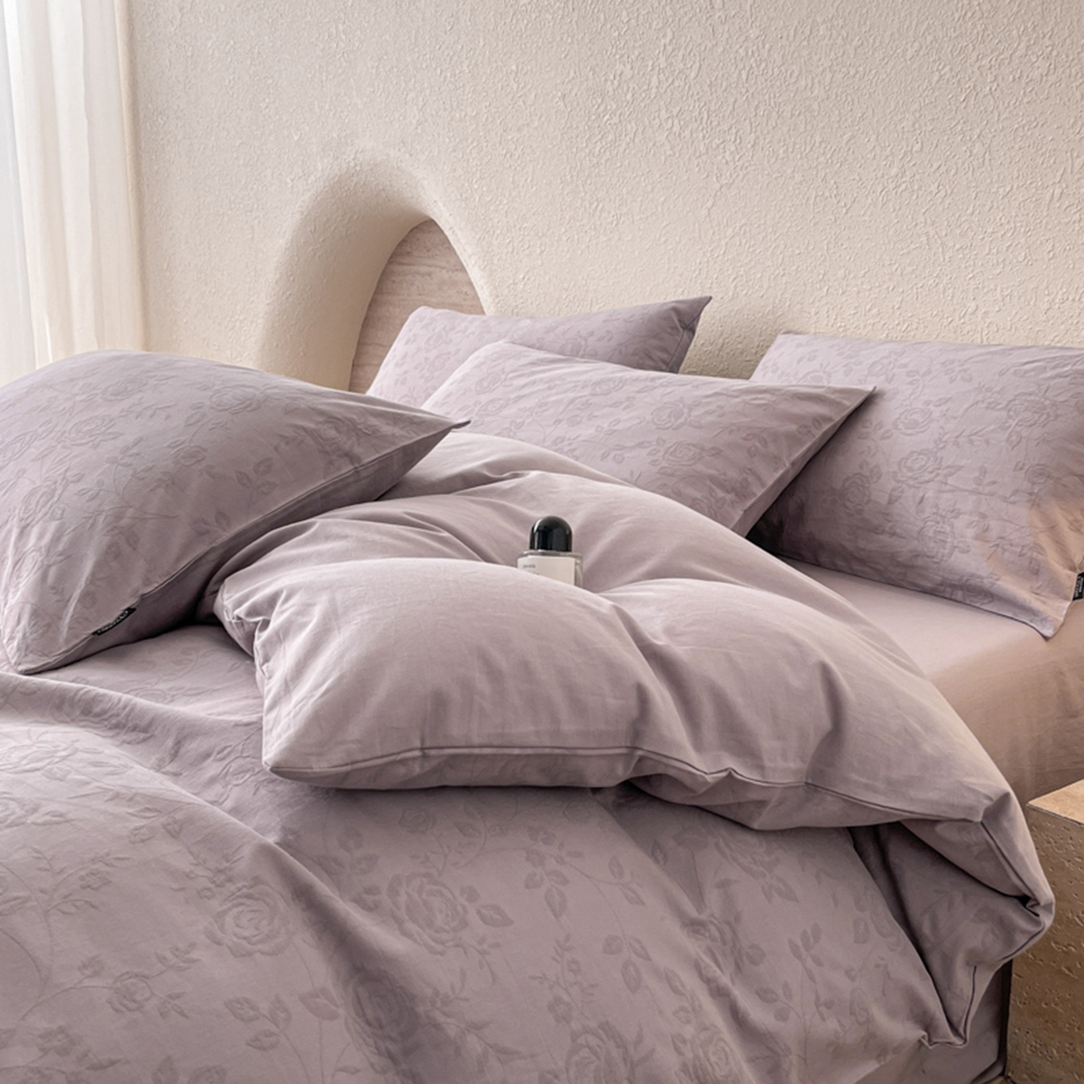 91家纺网 家纺一手货源 找家纺 宜代光年 2025新款三层纱60s水洗棉提花系列四件套 陌上花开-紫