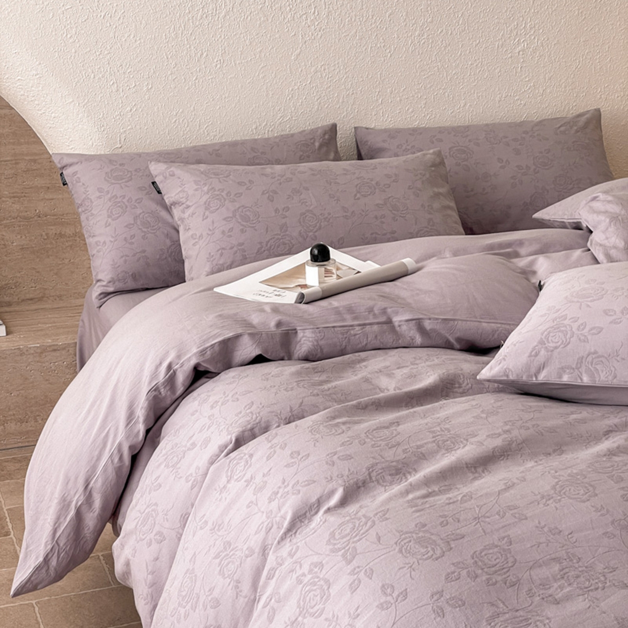 91家纺网 家纺一手货源 找家纺 宜代光年 2025新款三层纱60s水洗棉提花系列四件套 陌上花开-紫