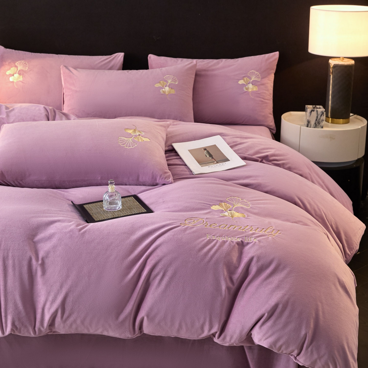 91家纺网 家纺一手货源 找家纺 如一 2025新款水晶绒刺绣四件套 银杏-安娜紫