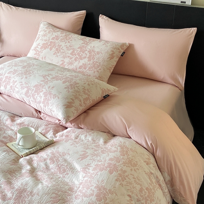 91家纺网 家纺一手货源 找家纺 宜代光年 2025新款三层纱60s水洗棉提花系列四件套 繁花-粉