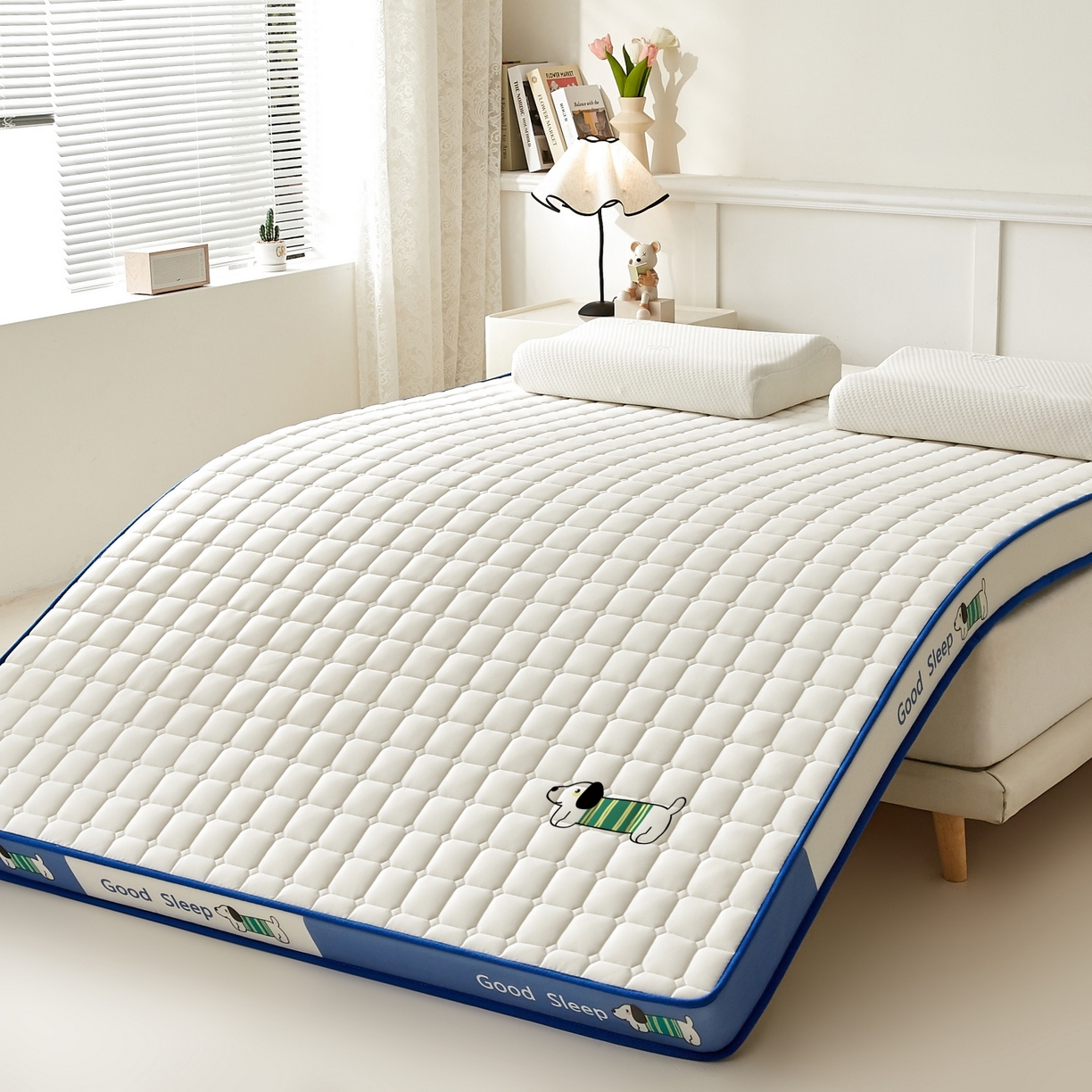 91家纺网 家纺一手货源 找家纺 元昊床垫 2025新款立体针织乳胶记忆海绵床垫 旺旺狗-蓝月白