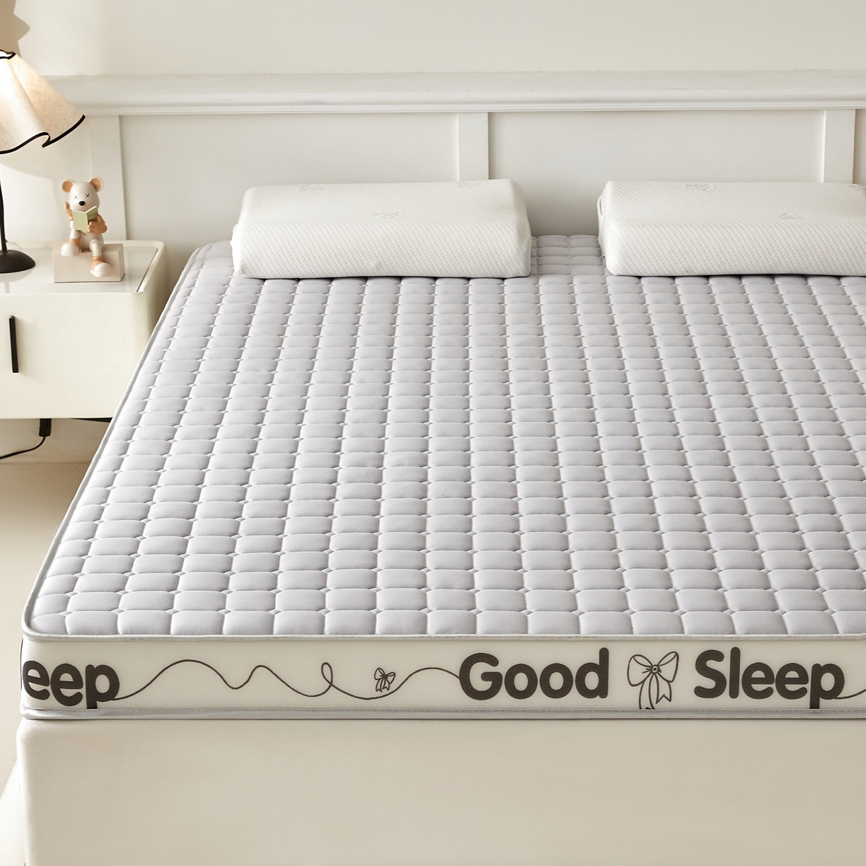 91家纺网 家纺一手货源 找家纺 元昊床垫 2025新款立体针织乳胶记忆海绵床垫 蝴蝶结-落尘灰