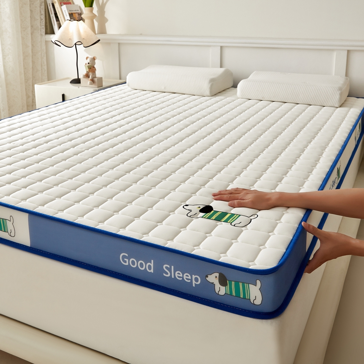 91家纺网 家纺一手货源 找家纺 元昊床垫 2025新款立体针织乳胶记忆海绵床垫 旺旺狗-蓝月白