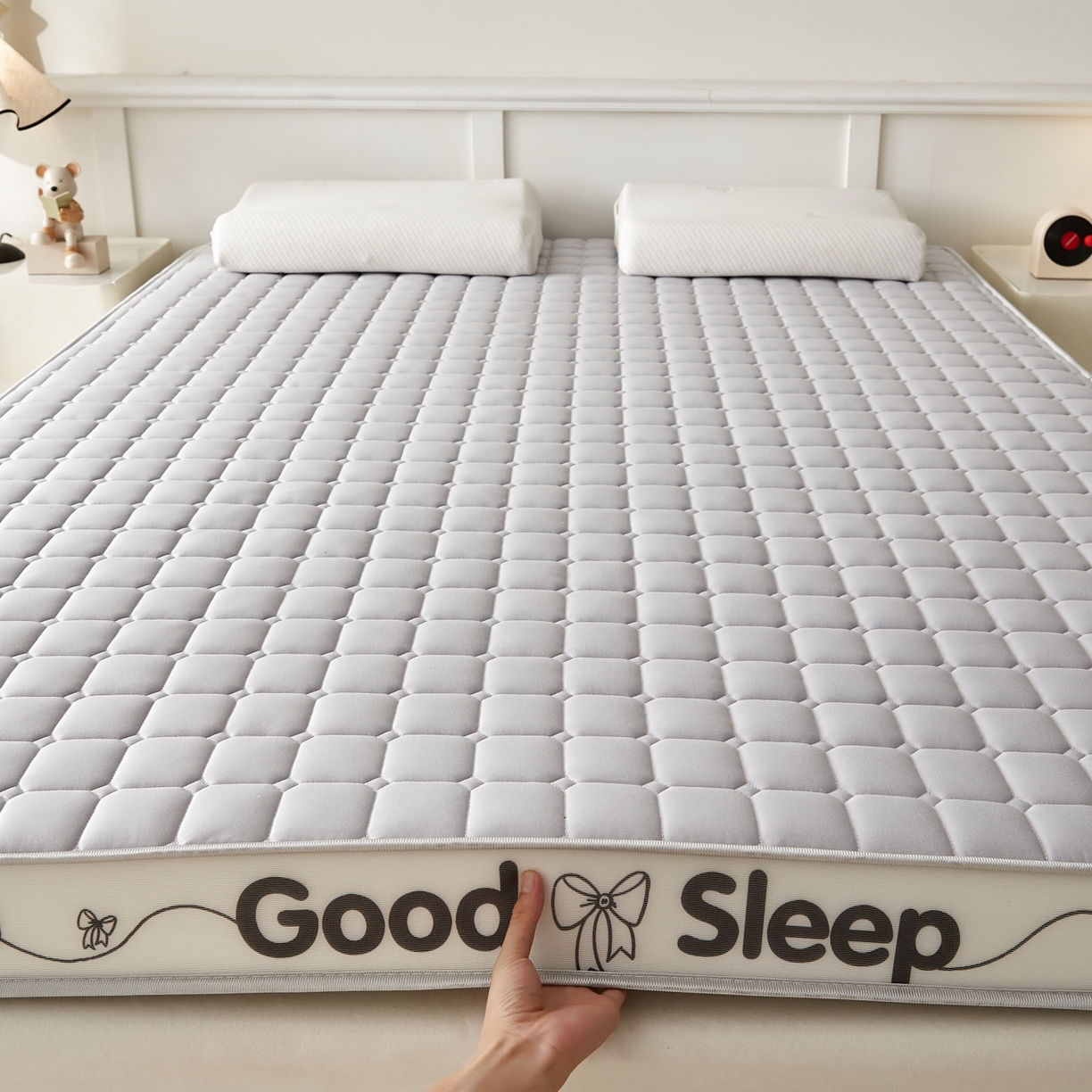 91家纺网 家纺一手货源 找家纺 元昊床垫 2025新款立体针织乳胶记忆海绵床垫 蝴蝶结-落尘灰