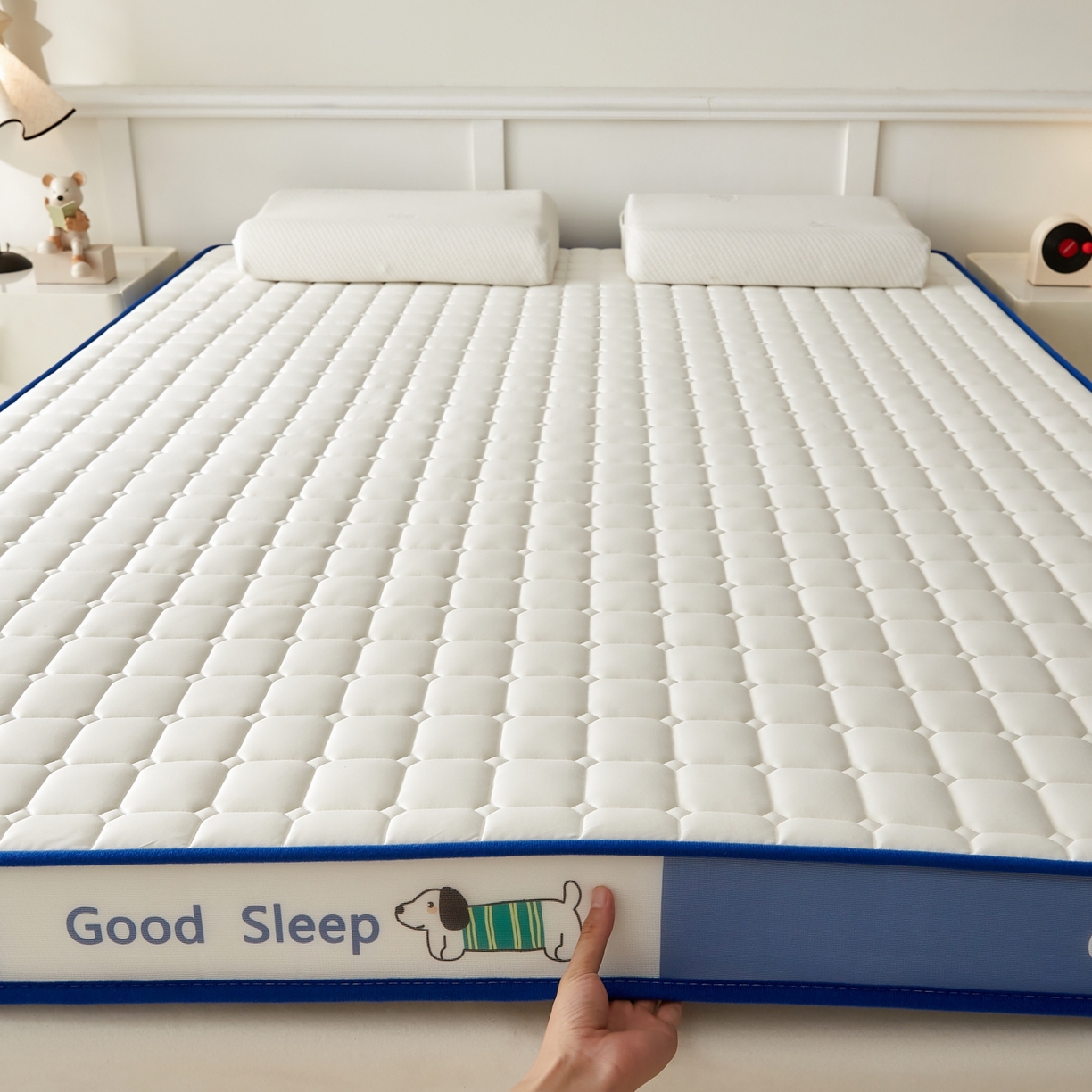91家纺网 家纺一手货源 找家纺 元昊床垫 2025新款立体针织乳胶记忆海绵床垫 旺旺狗-蓝月白