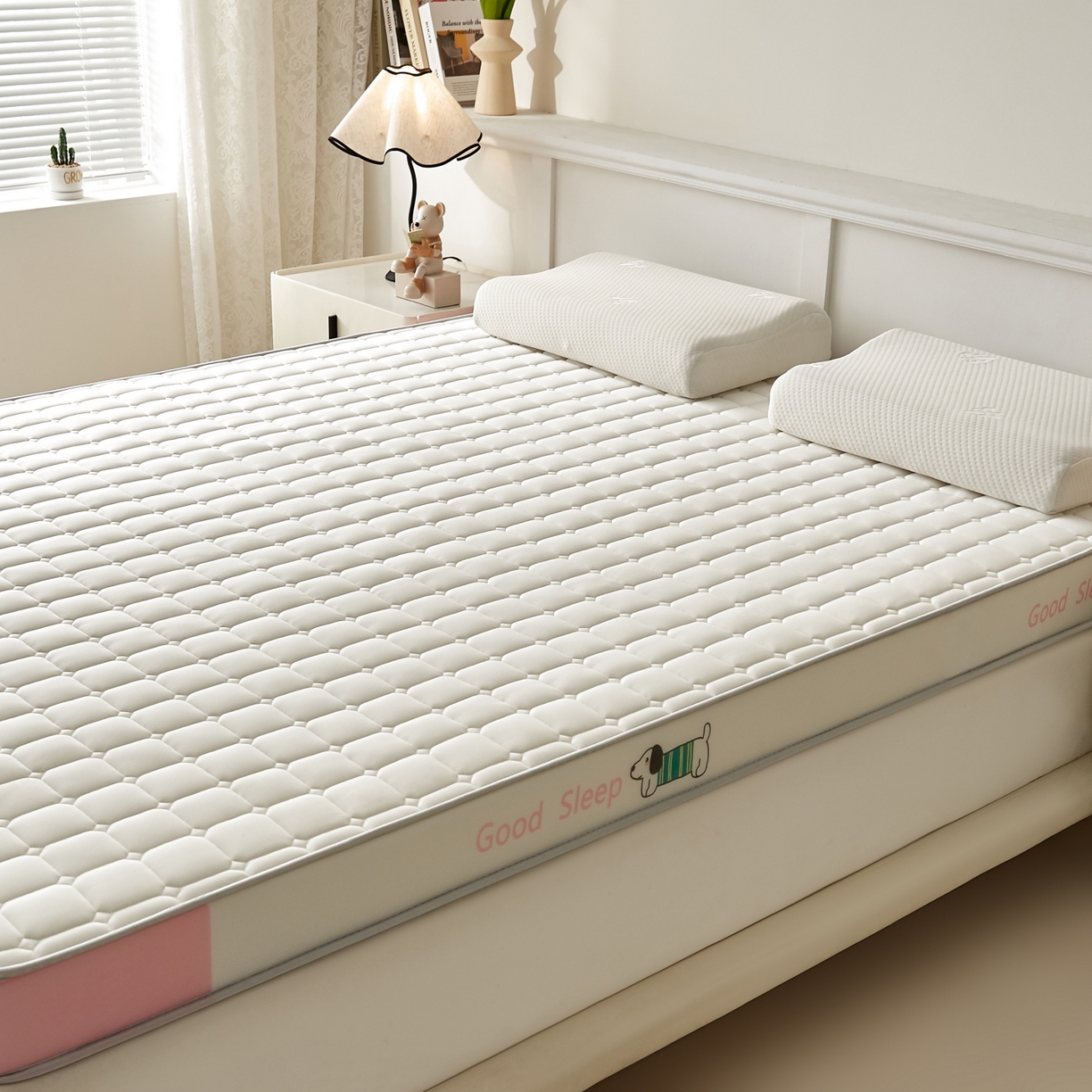 91家纺网 家纺一手货源 找家纺 元昊床垫 2025新款立体针织乳胶记忆海绵床垫 汪汪狗-布丁粉