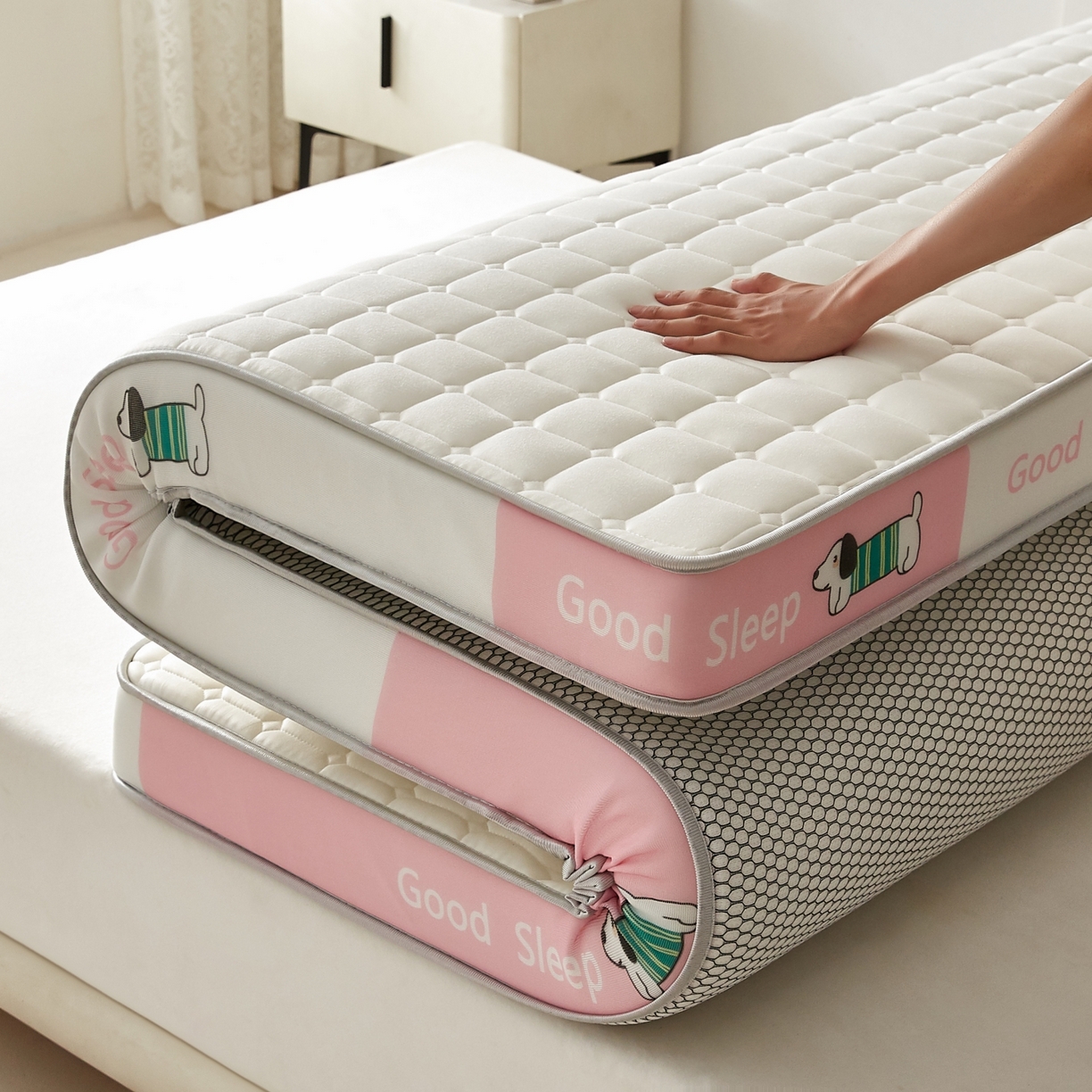 91家纺网 家纺一手货源 找家纺 元昊床垫 2025新款立体针织乳胶记忆海绵床垫 汪汪狗-布丁粉