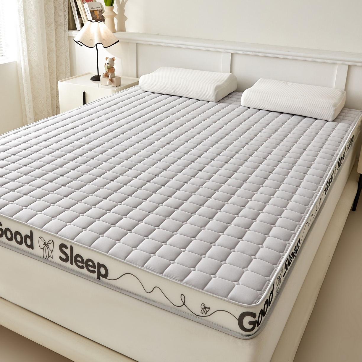 91家纺网 家纺一手货源 找家纺 元昊床垫 2025新款立体针织乳胶记忆海绵床垫 蝴蝶结-落尘灰