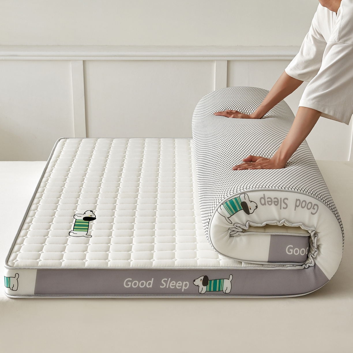 91家纺网 家纺一手货源 找家纺 元昊床垫 2025新款立体针织乳胶记忆海绵床垫 汪汪狗-布丁白