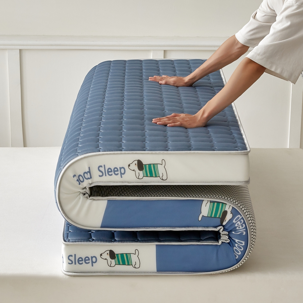 91家纺网 家纺一手货源 找家纺 元昊床垫 2025新款立体针织乳胶记忆海绵床垫 汪汪狗-布丁蓝