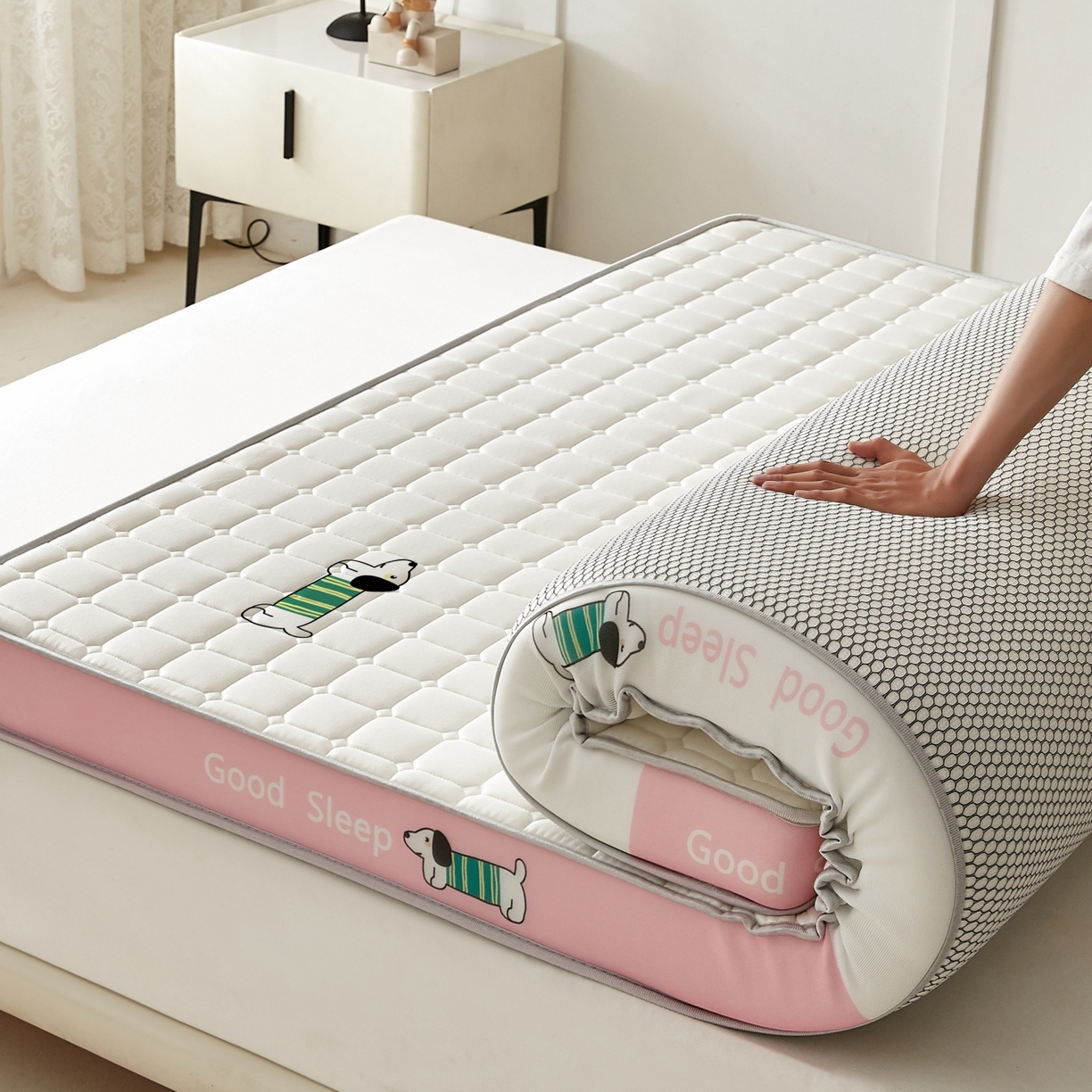 91家纺网 家纺一手货源 找家纺 元昊床垫 2025新款立体针织乳胶记忆海绵床垫 汪汪狗-布丁粉