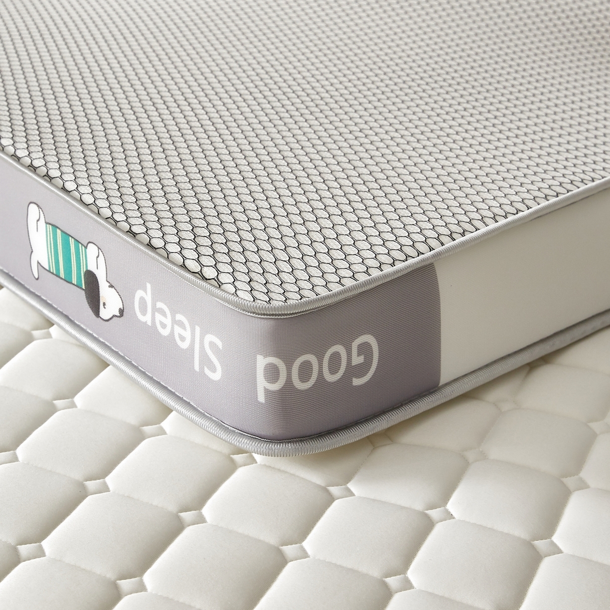 91家纺网 家纺一手货源 找家纺 元昊床垫 2025新款立体针织乳胶记忆海绵床垫 汪汪狗-布丁白