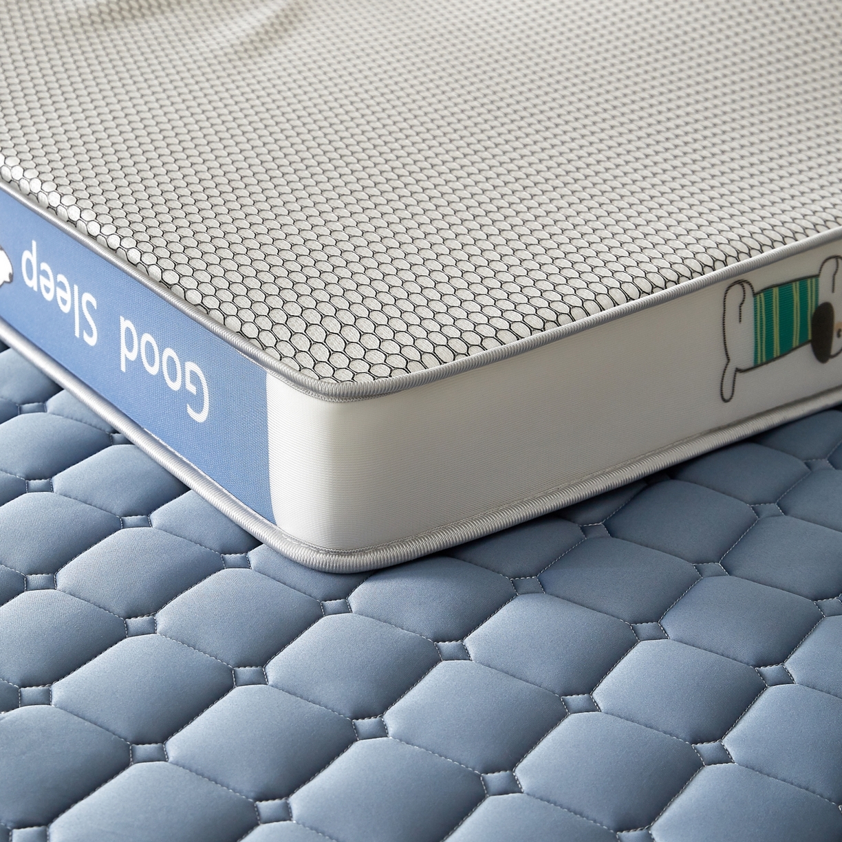 91家纺网 家纺一手货源 找家纺 元昊床垫 2025新款立体针织乳胶记忆海绵床垫 汪汪狗-布丁蓝