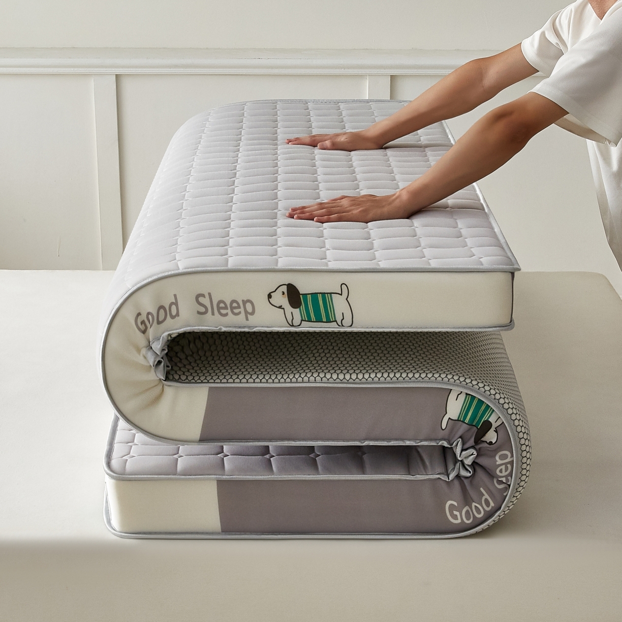 91家纺网 家纺一手货源 找家纺 元昊床垫 2025新款立体针织乳胶记忆海绵床垫 旺旺狗-布丁灰