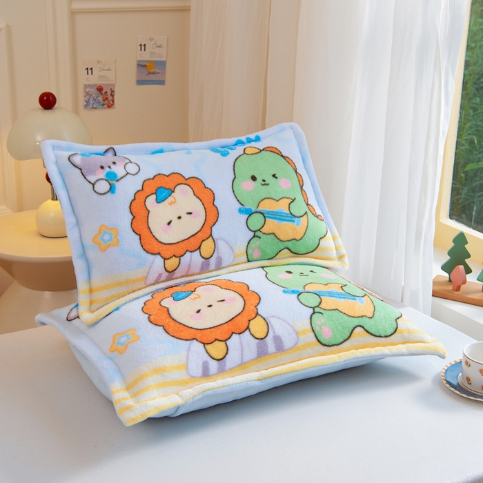 91家纺网 家纺一手货源 找家纺 吉咪兔家纺 25年新款大版定位图案儿童卡通牛奶绒枕套加厚秋冬季宝宝枕头套幼儿园枕芯套吉他恐龙