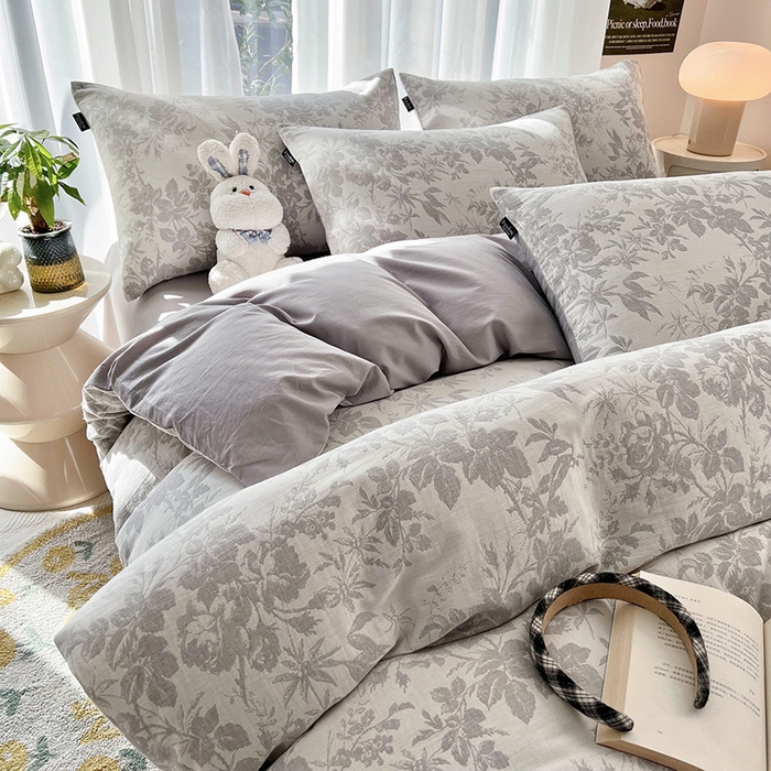 91家纺网 家纺一手货源 找家纺 宜代光年 2025新款三层纱60s水洗棉提花系列四件套 繁花-灰