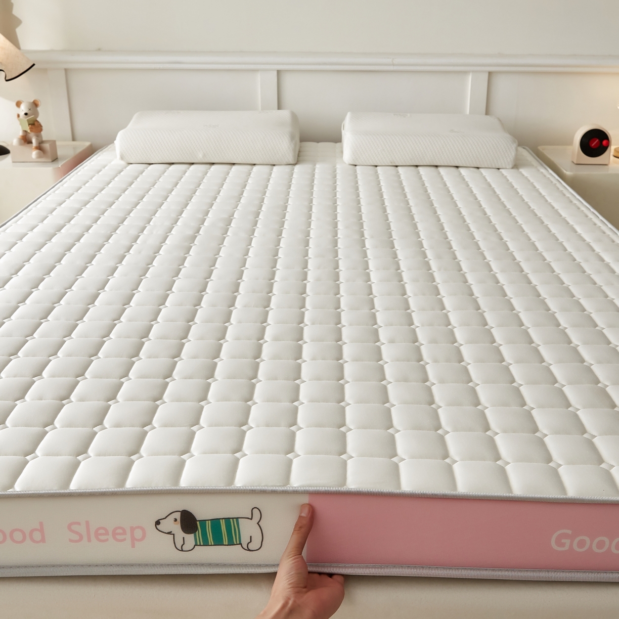 91家纺网 家纺一手货源 找家纺 元昊床垫 2025新款立体针织乳胶记忆海绵床垫 汪汪狗-布丁粉