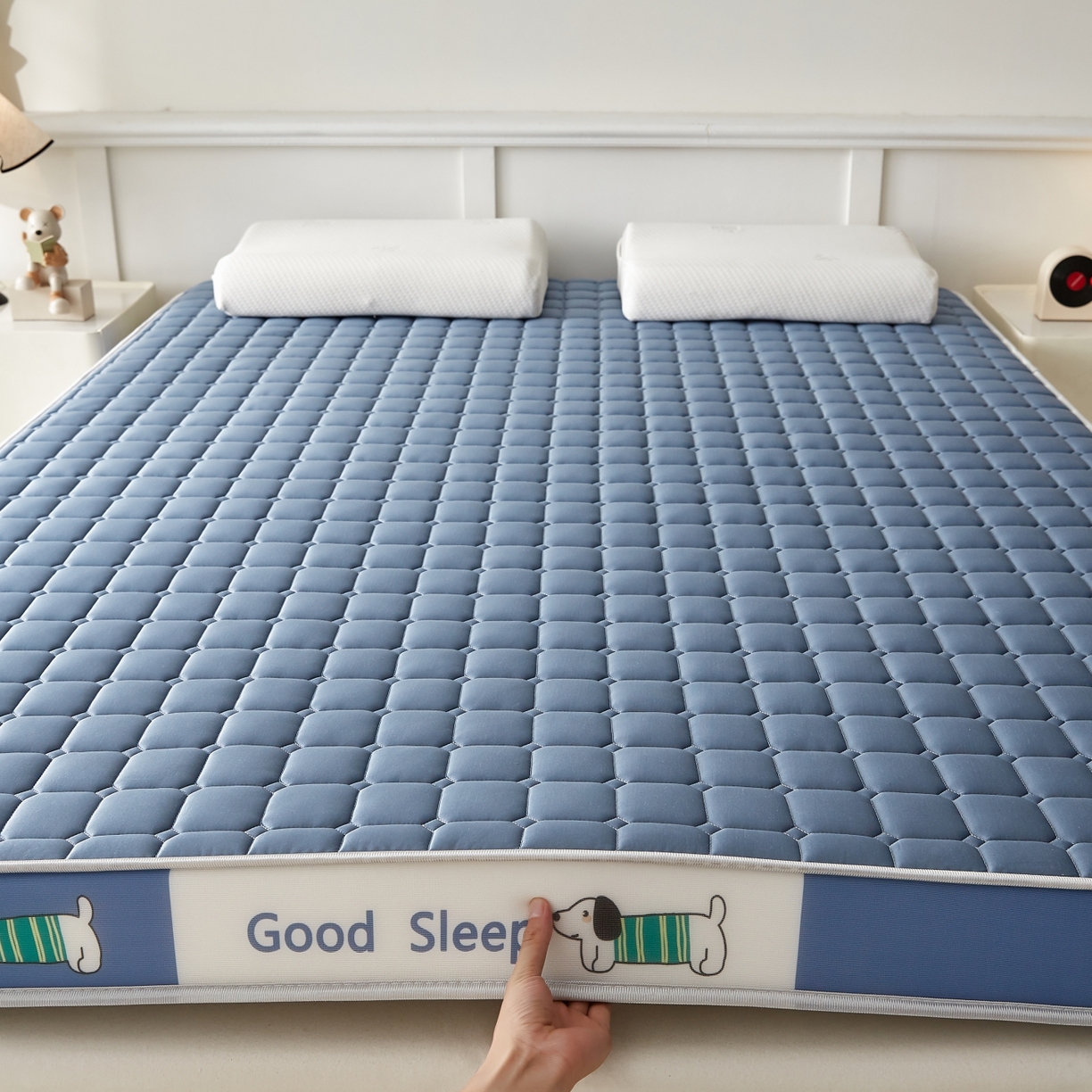 91家纺网 家纺一手货源 找家纺 元昊床垫 2025新款立体针织乳胶记忆海绵床垫 汪汪狗-布丁蓝