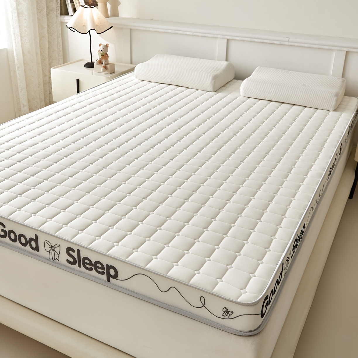 91家纺网 家纺一手货源 找家纺 元昊床垫 2025新款立体针织乳胶记忆海绵床垫 蝴蝶结-向往白