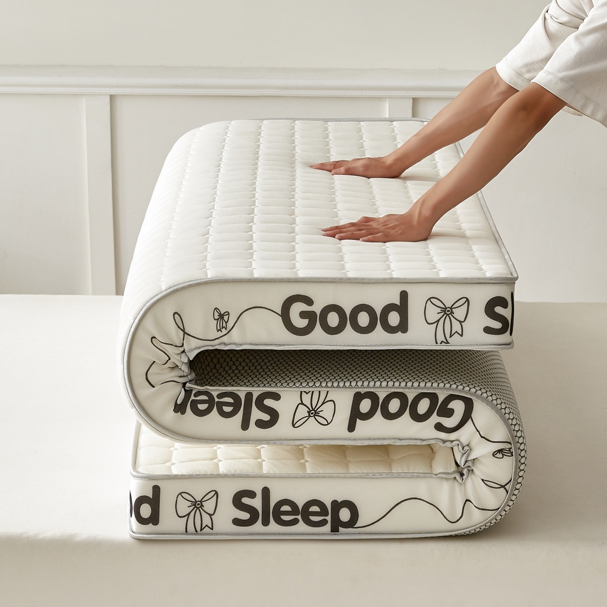 91家纺网 家纺一手货源 找家纺 元昊床垫 2025新款立体针织乳胶记忆海绵床垫 蝴蝶结-向往白