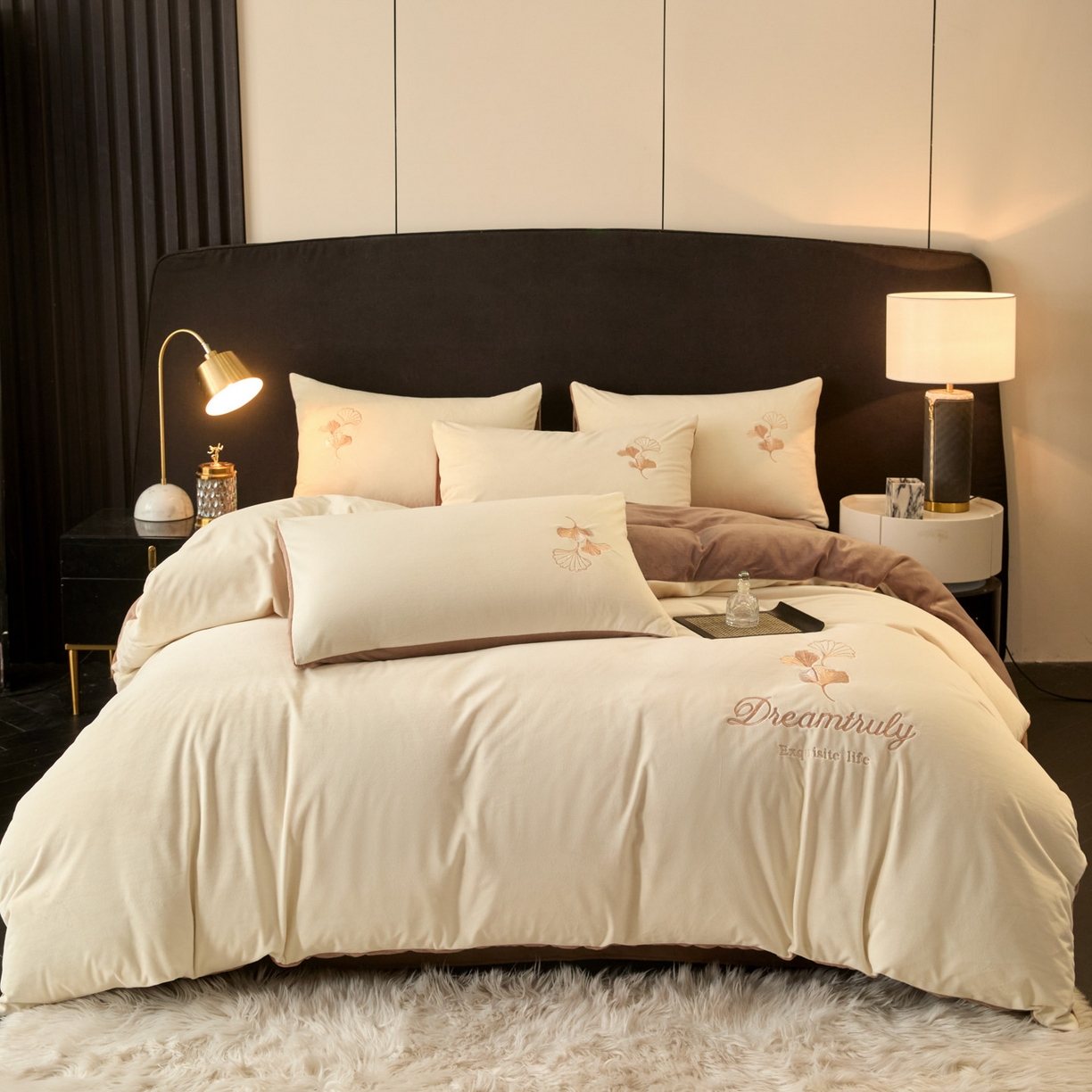 91家纺网 家纺一手货源 找家纺 如一 2025新款水晶绒刺绣四件套 银杏-奶白咖