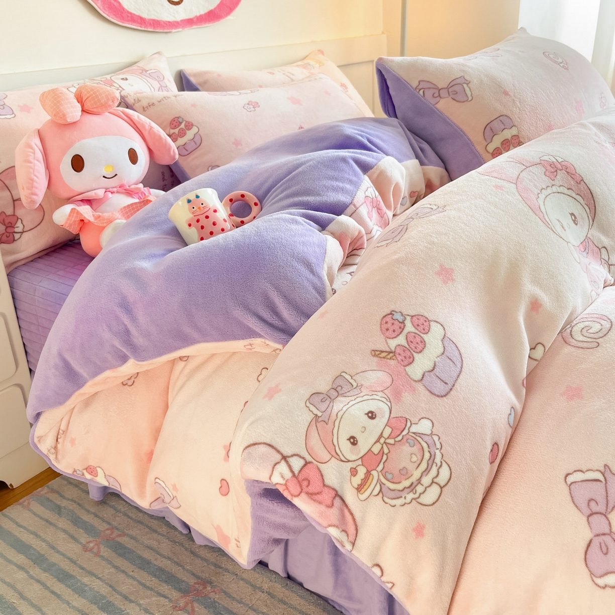 91家纺网 家纺一手货源 找家纺 （总）摩妮卡 2025新款牛奶绒印花夹棉床盖印花四件套