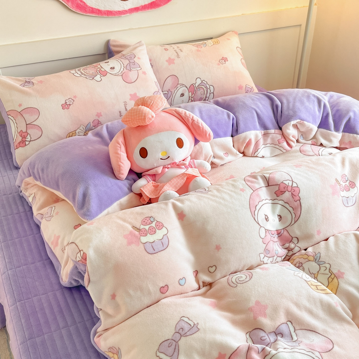 91家纺网 家纺一手货源 找家纺 （总）摩妮卡 2025新款牛奶绒印花夹棉床盖印花四件套