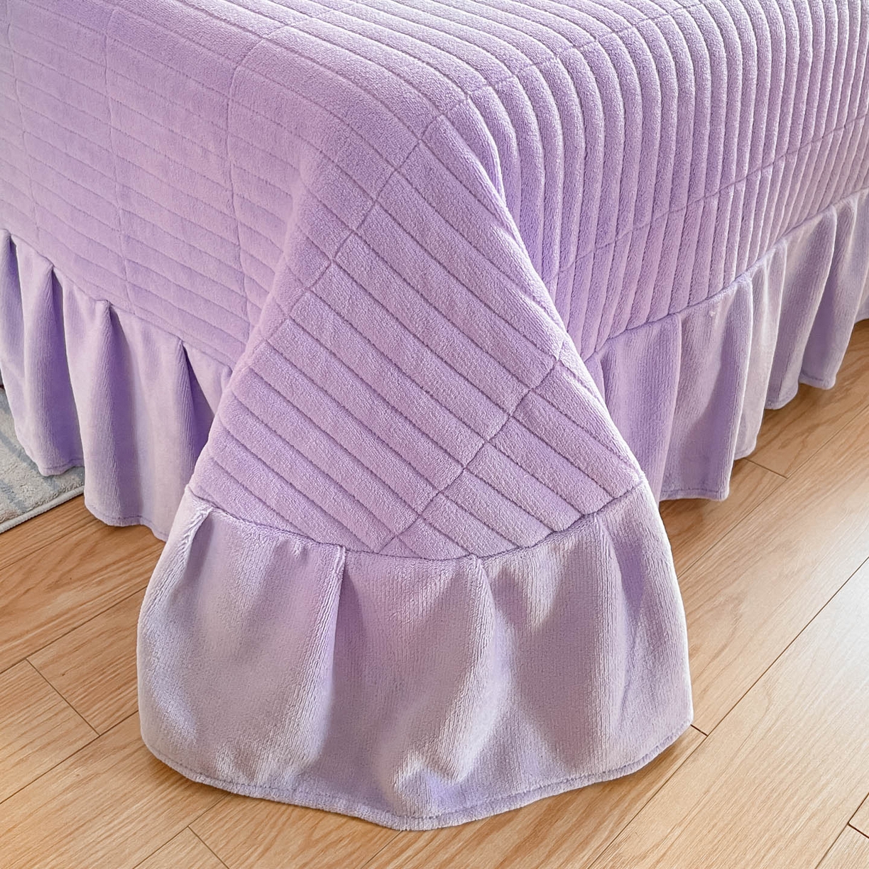 91家纺网 家纺一手货源 找家纺 （总）摩妮卡 2025新款牛奶绒印花夹棉床盖印花四件套