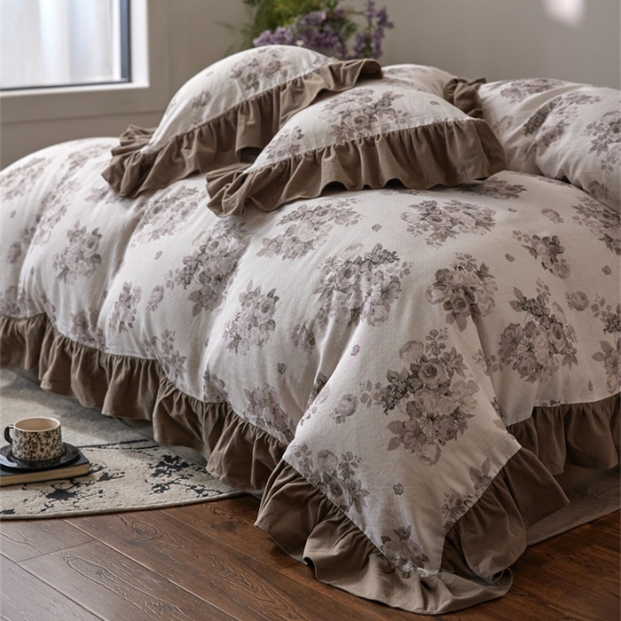 91家纺网 家纺一手货源 找家纺 金奇达家纺 2025新款保暖羽零™空气拉绒加厚双感棉绒四件套全棉双层纱【法式复古】（会员减30元）双感棉绒【法式复古】系列，标准号全网控价（折后券后）不低于228元 巴黎旧画