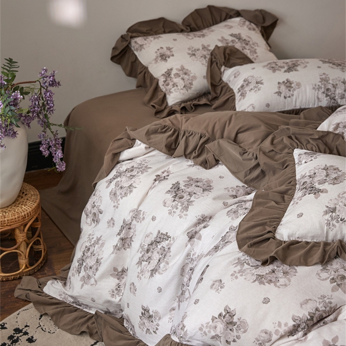 91家纺网 家纺一手货源 找家纺 金奇达家纺 2025新款保暖羽零™空气拉绒加厚双感棉绒四件套全棉双层纱【法式复古】（会员减30元）双感棉绒【法式复古】系列，标准号全网控价（折后券后）不低于228元 巴黎旧画