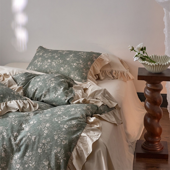 91家纺网 家纺一手货源 找家纺 金奇达家纺 2025新款保暖羽零™空气拉绒加厚双感棉绒四件套全棉双层纱【法式复古】（会员减30元）双感棉绒【法式复古】系列，标准号全网控价（折后券后）不低于228元 复古香颂-绿