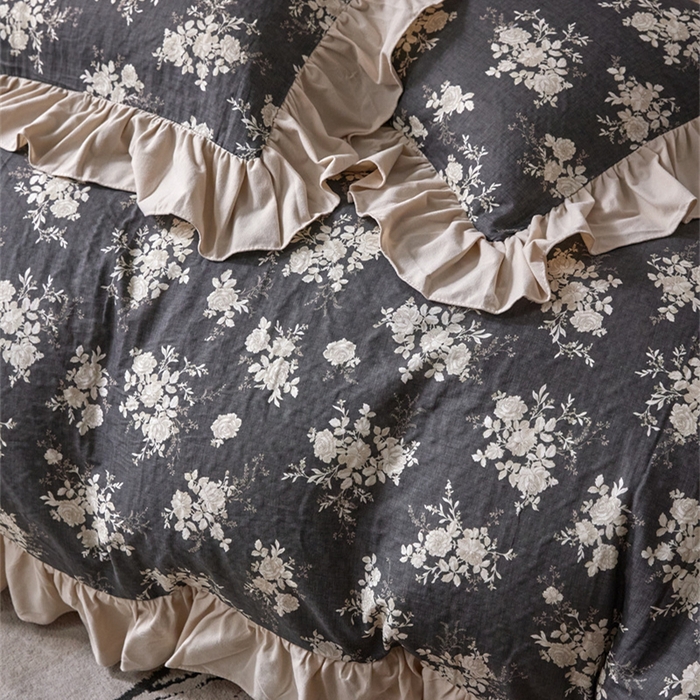 91家纺网 家纺一手货源 找家纺 金奇达家纺 2025新款保暖羽零™空气拉绒加厚双感棉绒四件套全棉双层纱【法式复古】（会员减30元）双感棉绒【法式复古】系列，标准号全网控价（折后券后）不低于228元 灰烬蔷薇