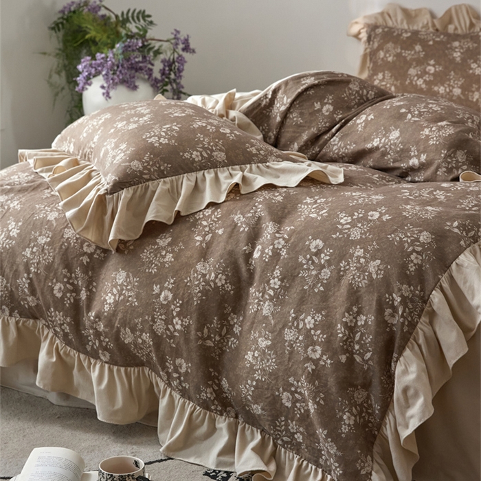 91家纺网 家纺一手货源 找家纺 金奇达家纺 2025新款保暖羽零™空气拉绒加厚双感棉绒四件套全棉双层纱【法式复古】（会员减30元）双感棉绒【法式复古】系列，标准号全网控价（折后券后）不低于228元 复古香颂-咖