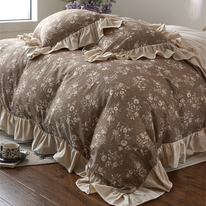 91家纺网 家纺一手货源 找家纺 金奇达家纺 2025新款保暖羽零™空气拉绒加厚双感棉绒四件套全棉双层纱【法式复古】（会员减30元）双感棉绒【法式复古】系列，标准号全网控价（折后券后）不低于228元 复古香颂-咖