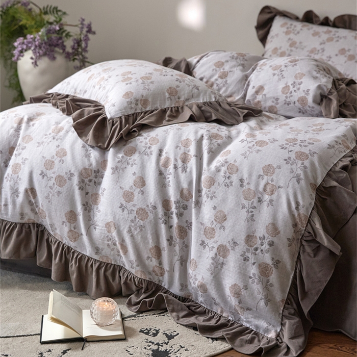 91家纺网 家纺一手货源 找家纺 金奇达家纺 2025新款保暖羽零™空气拉绒加厚双感棉绒四件套全棉双层纱【法式复古】（会员减30元）双感棉绒【法式复古】系列，标准号全网控价（折后券后）不低于228元 素锦玫瑰