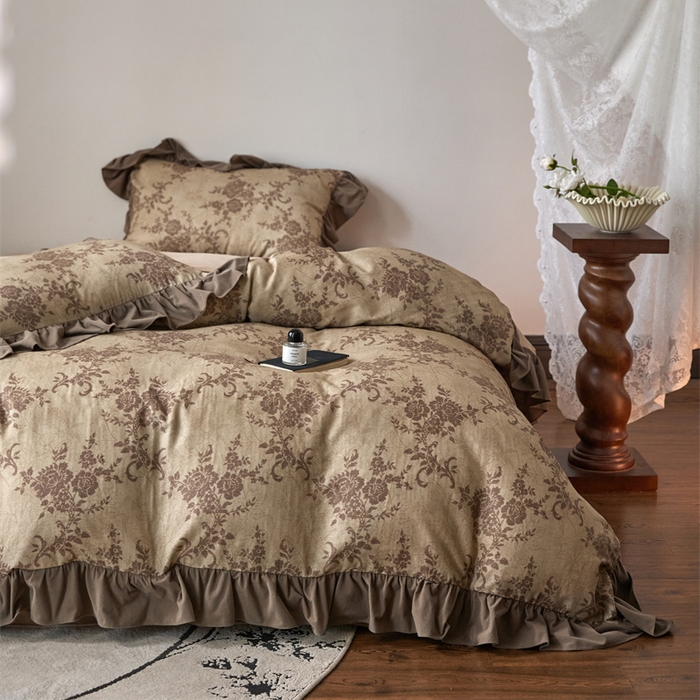 91家纺网 家纺一手货源 找家纺 （总）金奇达家纺 2025新款保暖羽零™空气拉绒加厚双感棉绒四件套全棉双层纱【法式复古】（会员减30元）双感棉绒【法式复古】系列，标准号全网控价（折后券后）不低于228元