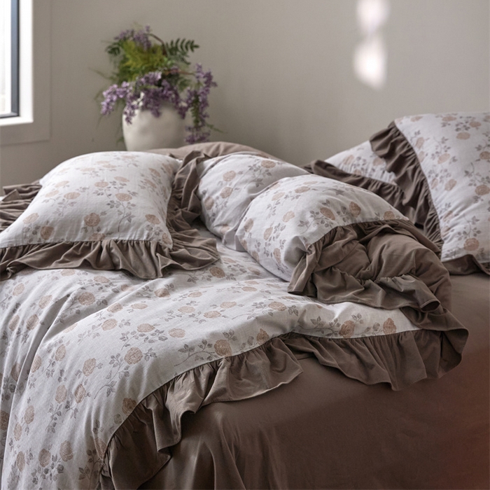 91家纺网 家纺一手货源 找家纺 金奇达家纺 2025新款保暖羽零™空气拉绒加厚双感棉绒四件套全棉双层纱【法式复古】（会员减30元）双感棉绒【法式复古】系列，标准号全网控价（折后券后）不低于228元 素锦玫瑰