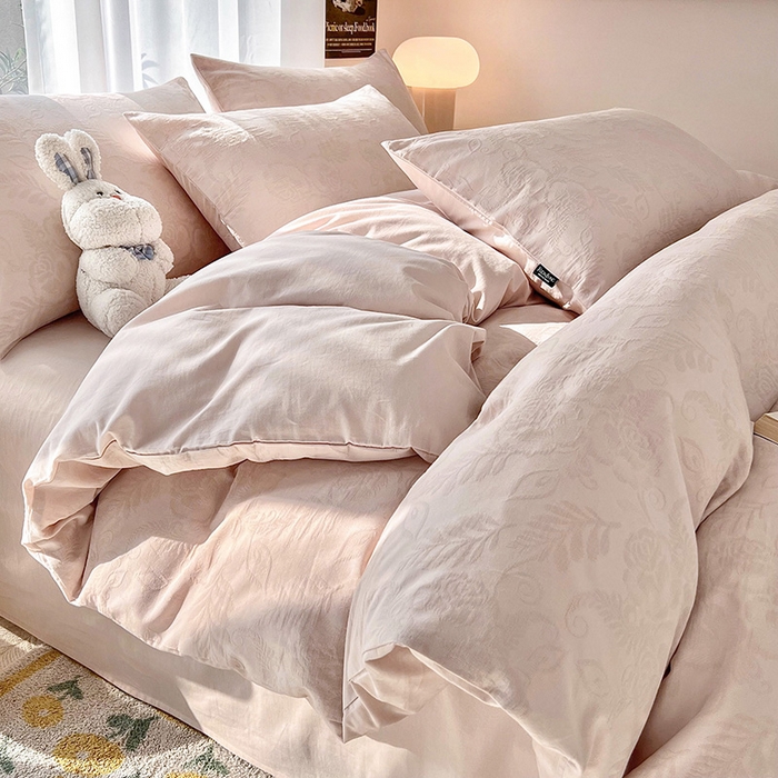 91家纺网 家纺一手货源 找家纺 宜代光年 2025新款三层纱60s水洗棉提花系列四件套 海棠