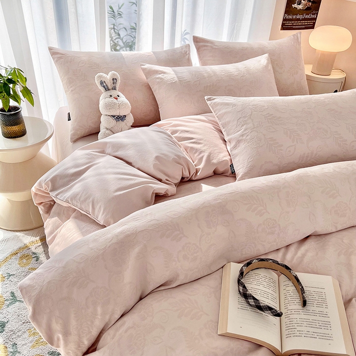 91家纺网 家纺一手货源 找家纺 宜代光年 2025新款三层纱60s水洗棉提花系列四件套 海棠