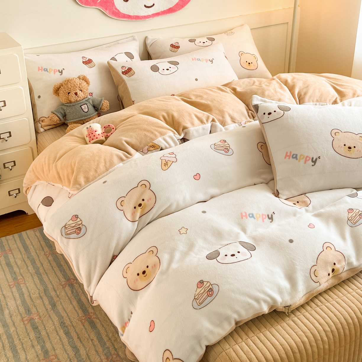 91家纺网 家纺一手货源 找家纺 摩妮卡 2025新款牛奶绒印花夹棉床盖印花四件套 熊旺小趣