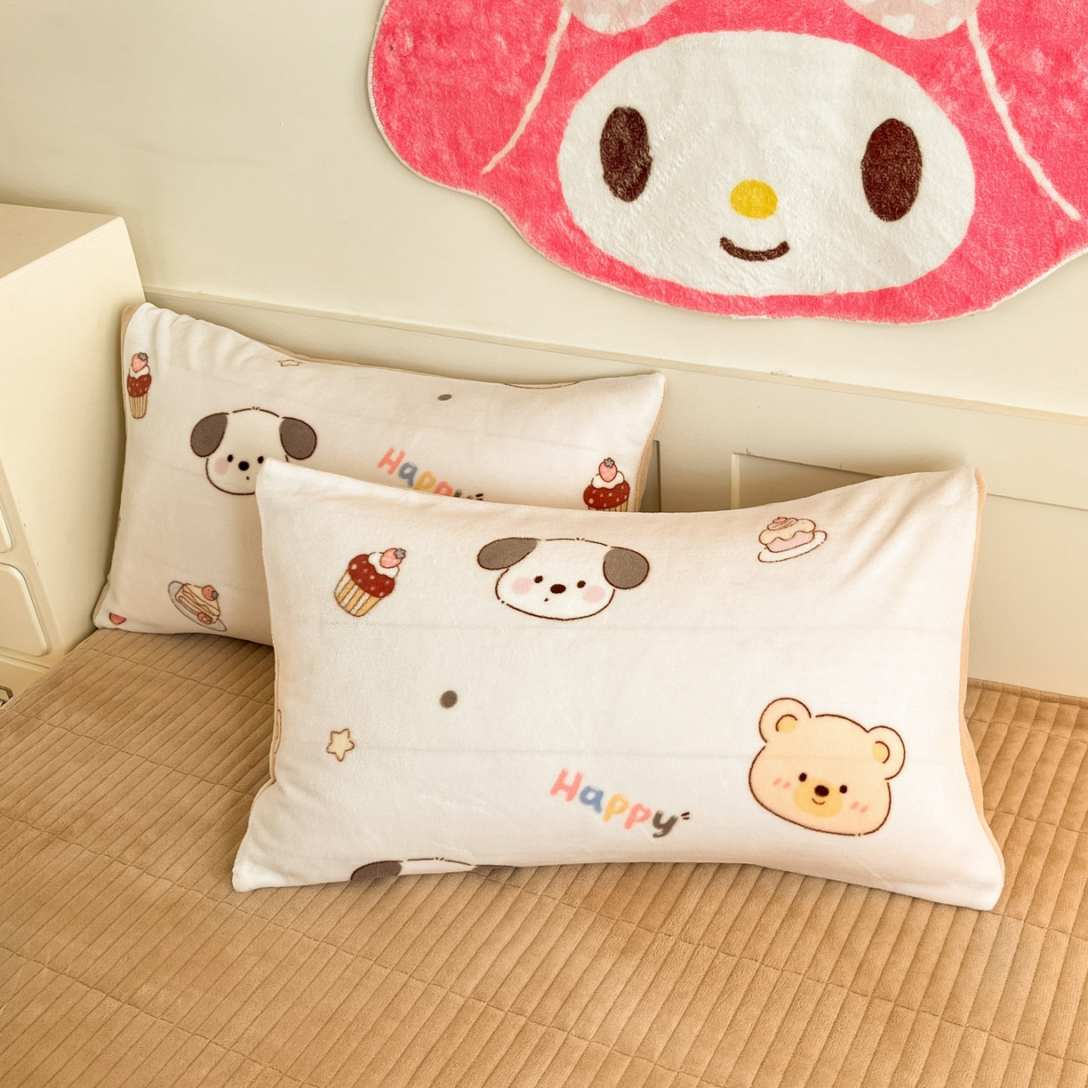 91家纺网 家纺一手货源 找家纺 摩妮卡 2025新款牛奶绒印花夹棉床盖印花四件套 熊旺小趣