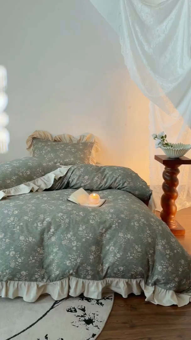 91家纺网 家纺一手货源 找家纺 金奇达家纺 2025新款保暖羽零™空气拉绒加厚双感棉绒四件套全棉双层纱【法式复古】（会员减30元）双感棉绒【法式复古】系列，标准号全网控价（折后券后）不低于228元 复古香颂-绿